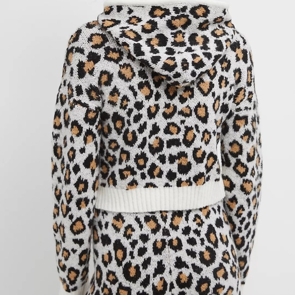Anthropologie Cropped Leopard Sweatshirt - Picture 2 of 14